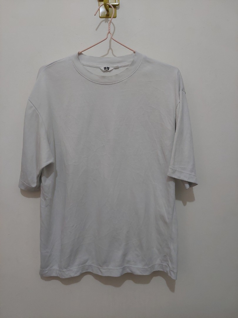 UNIQLO AIRism Kaos oversize baby blue on Carousell
