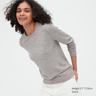 Uniqlo Knitted Crew Neck Sweater in Grey Size S