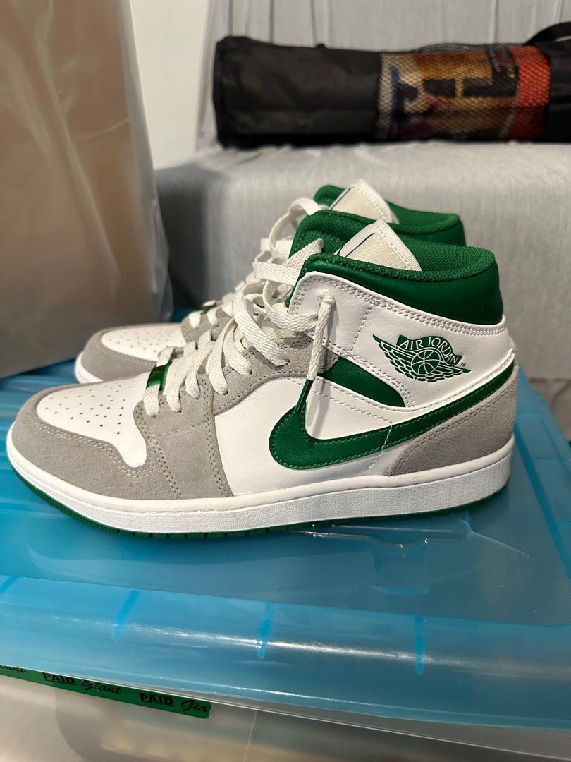 Air jordan hotsell 1 mid 9.5