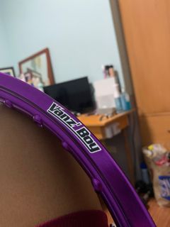 Vanz Boy 17s Rim