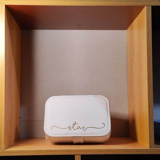 White Handy Acceseory organizer/box