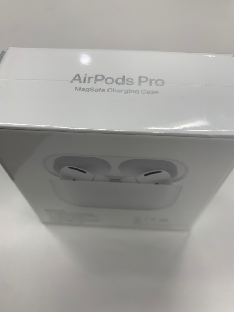 AirPods Pro 全新商品（包裝膜未拆封）, 手機及配件, 其他在旋轉拍賣