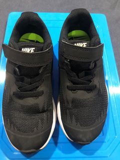 Authentic Nike (boy) UK12 / US12.5C / EUR30