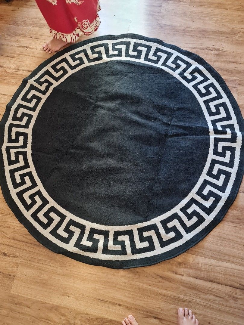 Big round versace design black and white rug carpet, Furniture & Home
