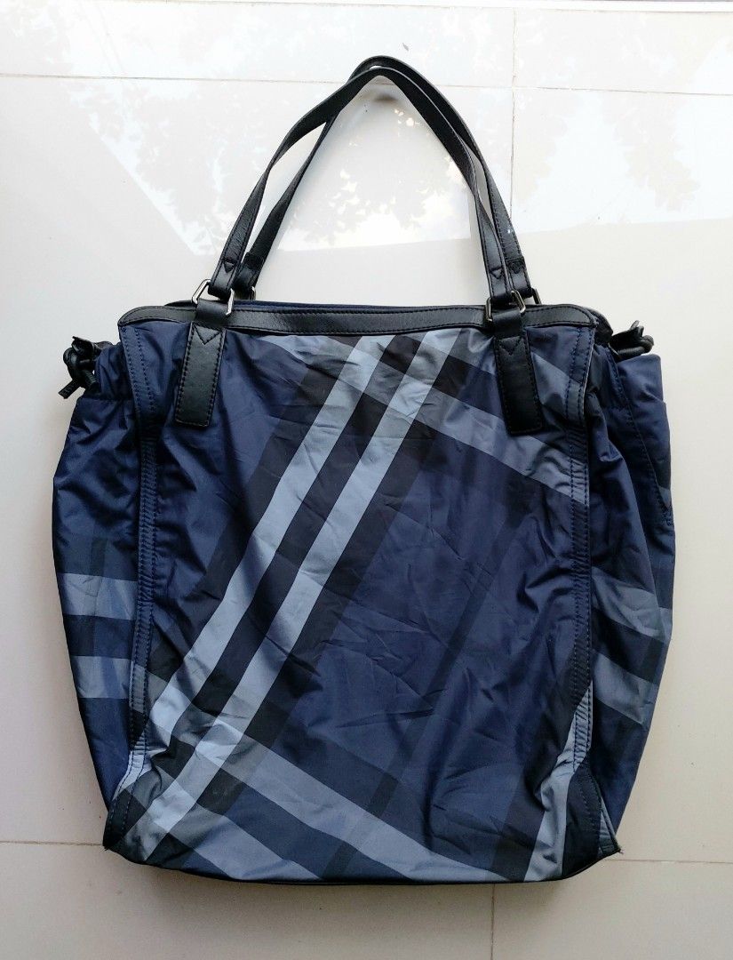Burberry buckleigh shop nylon tote bag
