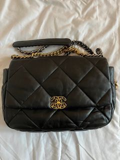 Chanel 19