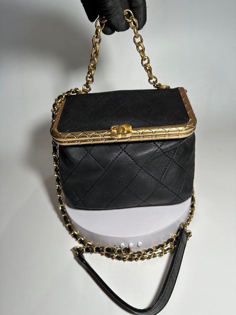 Chanel kisslock on sale bag 2020