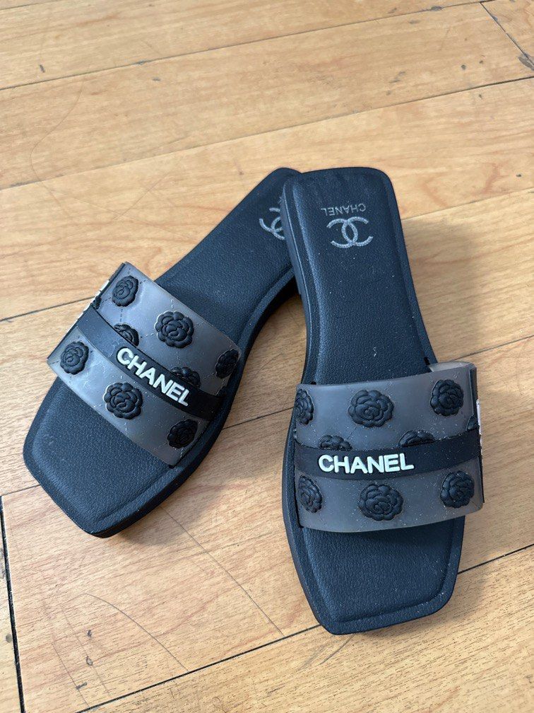 Chanel rubber hot sale slippers