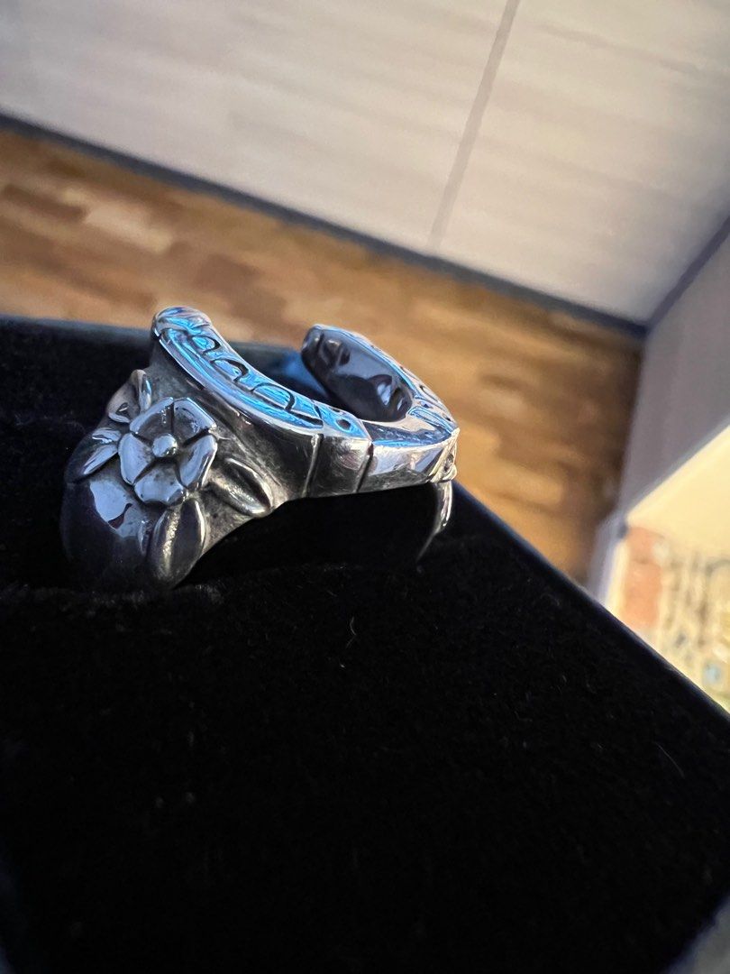 Clocks and Colours Dumb Luck Ring, Women's Fashion, Jewelry