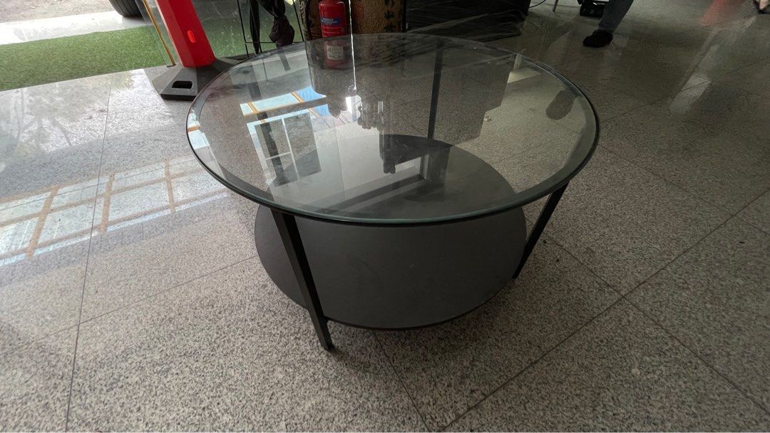Coffee Table (Category: Other Home Furniture) located in Singapore. Submitted by michka90 (Listing ID 1222300366, Image 1). Description: Well used round coffee table. .