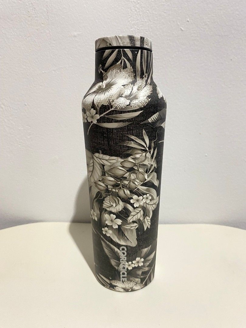 Corkcicle Luau Sport Canteen 20oz Black Luau on Carousell