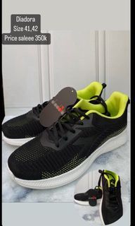 DIADORA