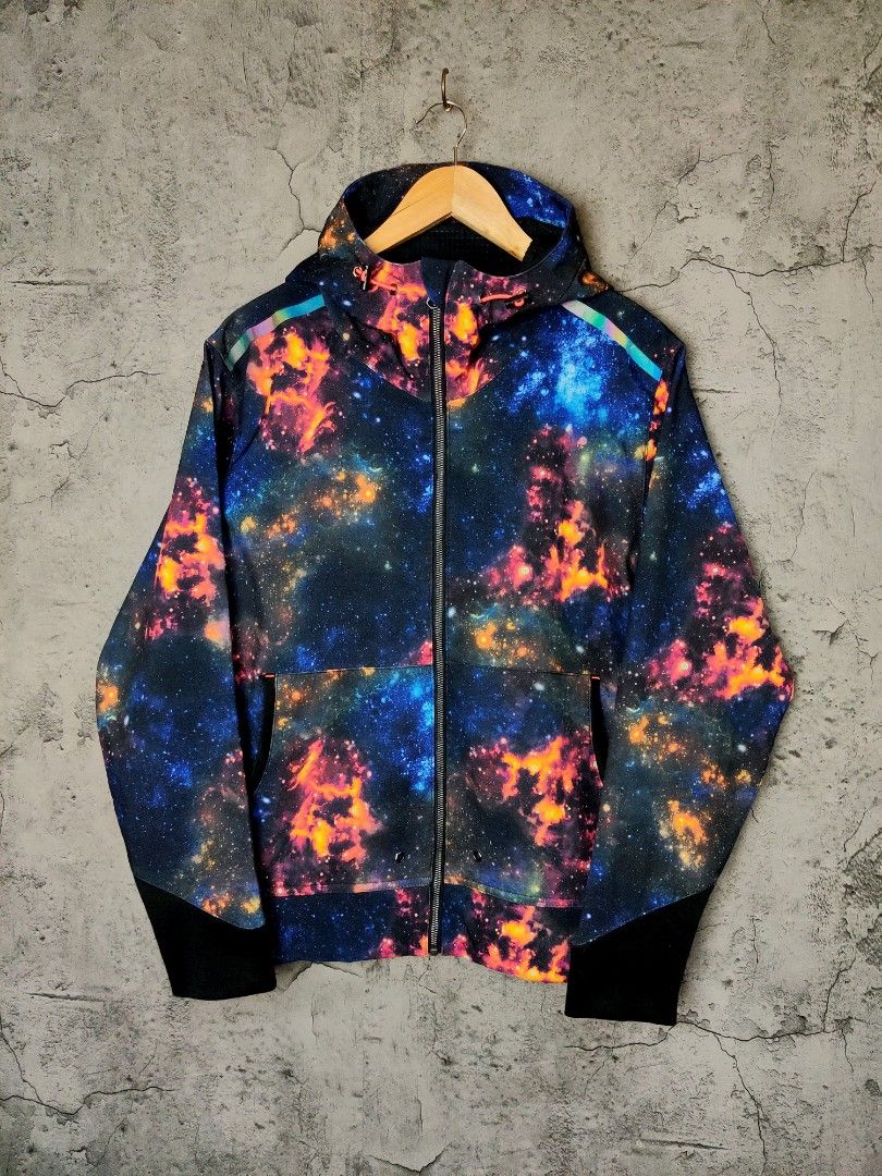 FINDOUT MEN'S GALAXY HOODIE (Category: Coats, Jackets and Outerwear) located in Vigan. Submitted by tea_2600 (Listing ID 1222410481, Image 1). Description: MEASUREMENTS: WIDTH: 20.5 INCHES SHOULDER: 18.5 INCHES LENGTH: 26 INCHES SLEEVE: 24 INCHES ADDITIONAL SHIPPING FEE FOR BUYERS NOT FROM VIGAN CITY.