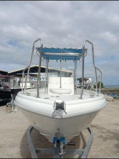Brandnew center console speed boat with brandnew 2023 suzuki 200hp with trailer and complete papers.