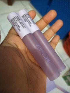 Focallure shade 201 dan 001