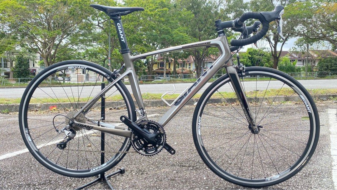 Giant Defy Composite 2 Sports Equipment Bicycles Parts