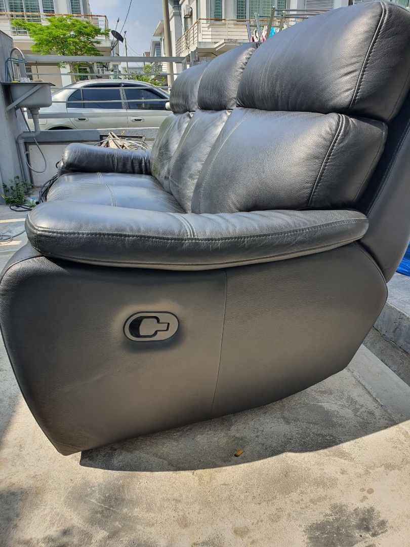 Harvey Norman Cabbian Leather 3 Seater Recliner Sofa, Furniture & Home