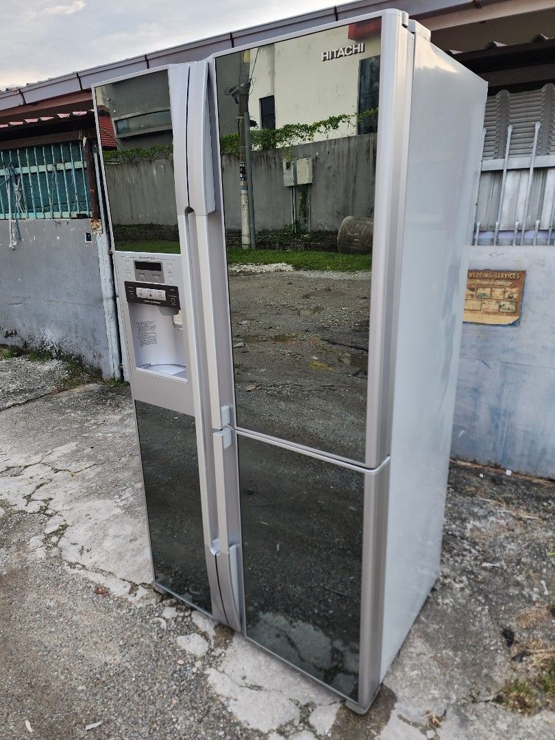 Hitachi inverter auto ice maker 584 Liter, TV & Home Appliances, Kitchen Appliances