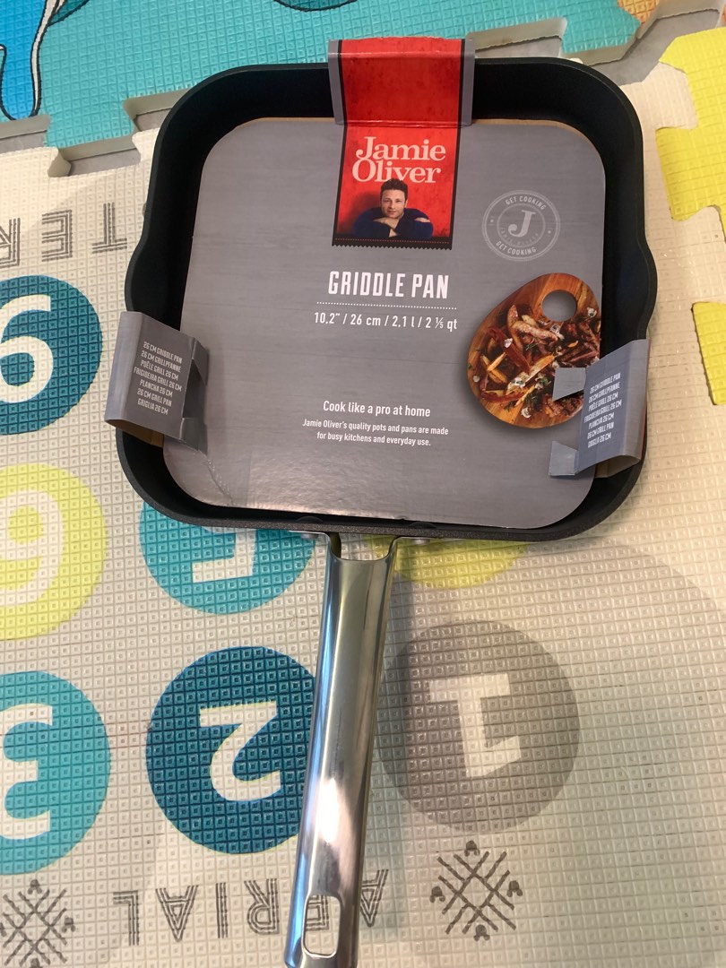Jamie Oliver griddle pan, Furniture & Home Living, Kitchenware