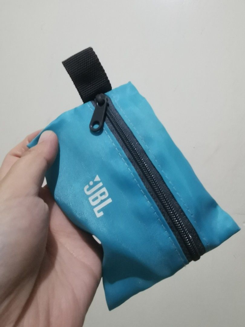 JBL Focus 300 (Category: Headphones & Headsets) located in Paranaque City. Submitted by eringoesgaga (Listing ID 1222353281, Image 3). Description: Used once Authentic Comes with carrying case.