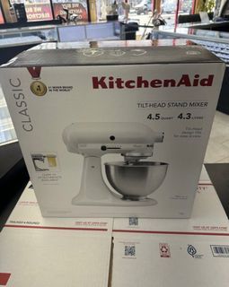 KitchenAid Classic Series 4.5Quart Tilt Head Stand Mixer White K45SSWH BRAND NEW