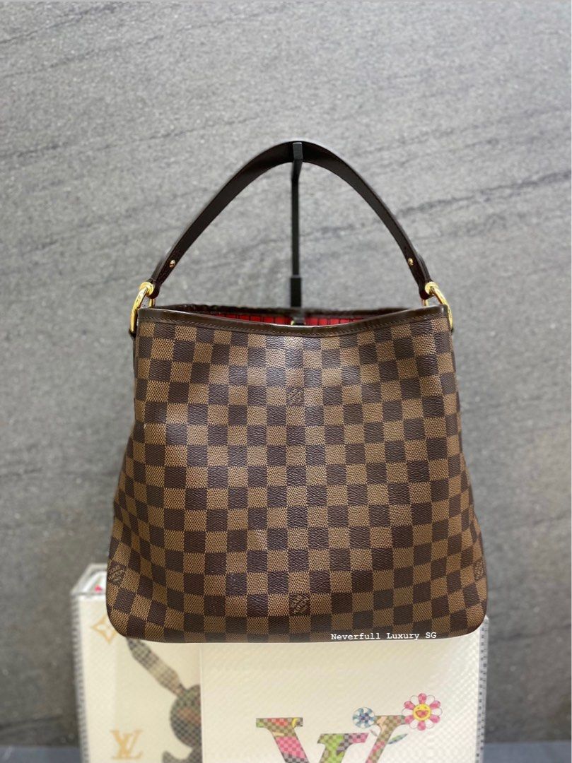 What's in my purse featuring my Louis Vuitton Delightful PM 