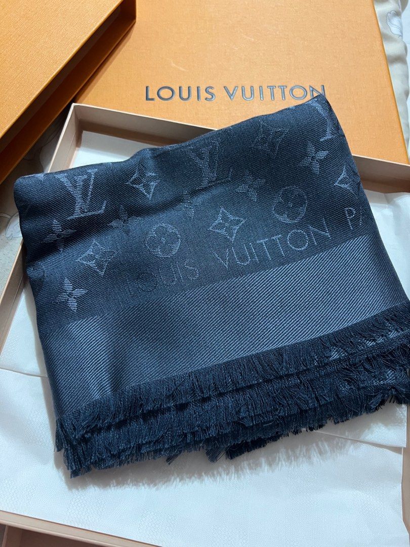 Louis Vuitton Carbone Gray Monogramm Classic Shawl Pasmina Scarf