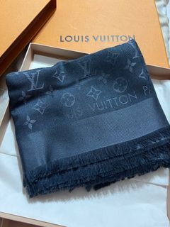 LOUIS VUITTON MONOGRAM SHINE SHAWL BLUE NUIT Dark blue Silk ref