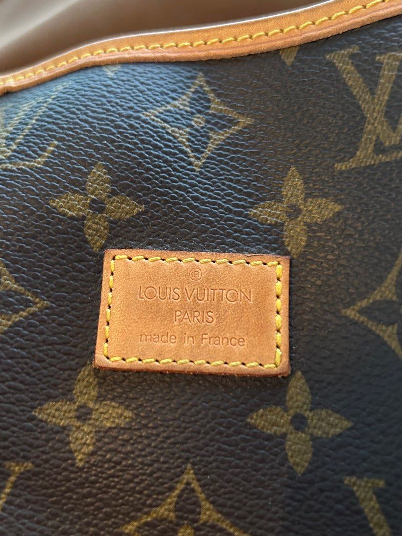Shop second hand Louis Vuitton Saumur  Étoile Luxury Vintage – l'Étoile de  Saint Honoré