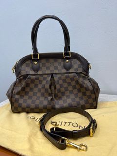 LOUIS VUITTON TREVI PM  What Sumo's Cooking (