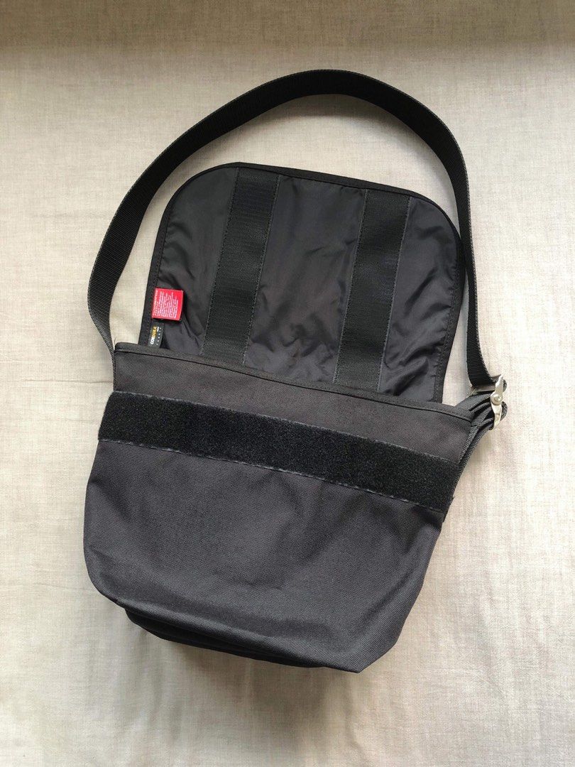 Manhattan Portage Vintage Messenger Bag (Large), Men's Fashion, Bags