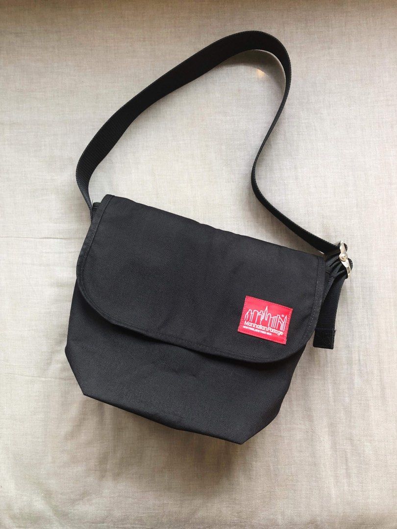 Manhattan Portage Vintage Messenger Bag (Large), Men's Fashion, Bags