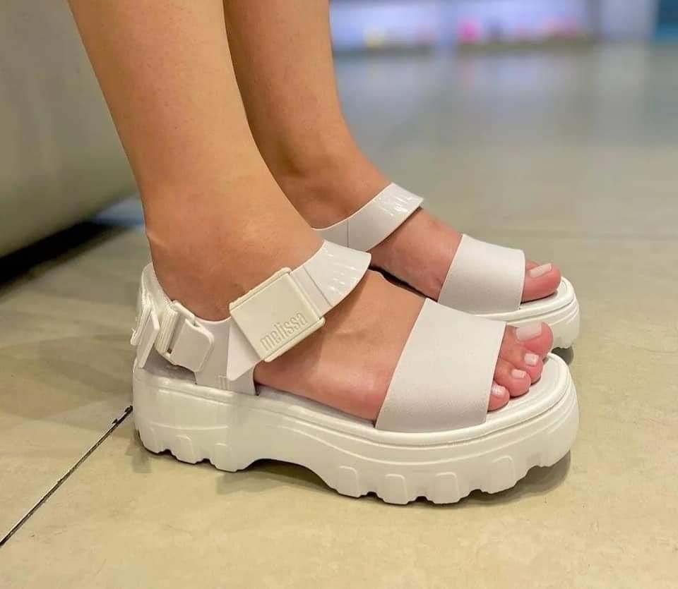 Melissa kick deals off sandal