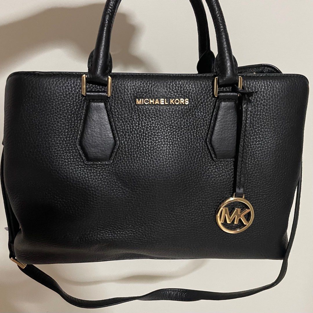 MICHAEL KORS JET SET TRAVEL SMALL SLING BAG, Luxury, Bags & Wallets on  Carousell