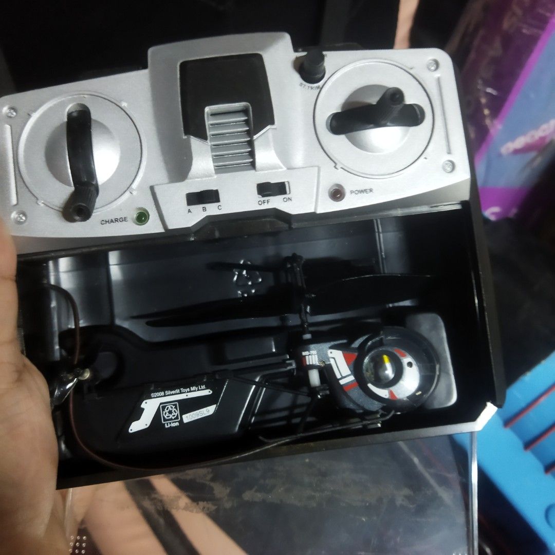 Micro helicopter tested ngpopower cia as is (Category: Remote Control Toys) located in Muntinlupa City. Submitted by periwinklefairy23 (Listing ID 1222295259, Image 1). Description: sorry mahal din po kc kuha ko new arrival as is.
