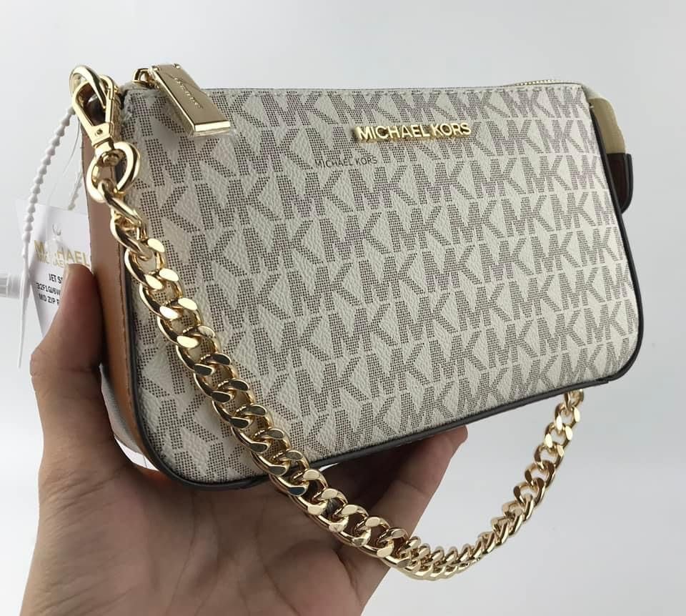 MK Jetset Pouchette (Category: Luxury Bags & Wallets) located in Paranaque City. Submitted by aralofranco (Listing ID 1222265475, Image 1). Description: .