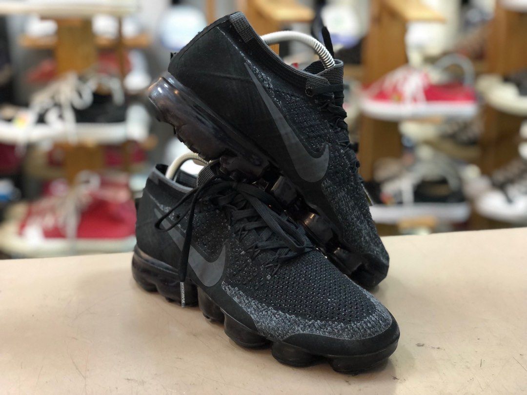 Triple black 2025 vapormax 1