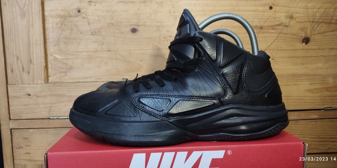 Nike outlet blade traction