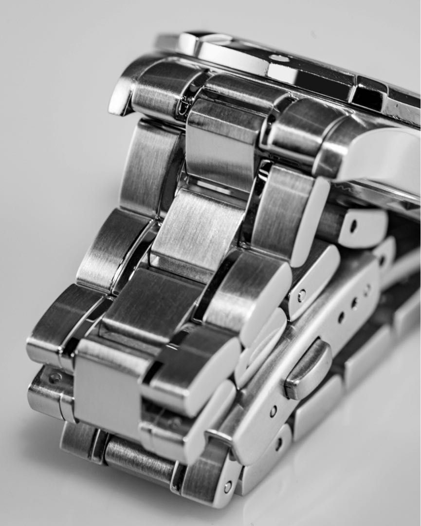 Polishing service for Tag Heuer Aquaracer Luxury Watches on Carousell