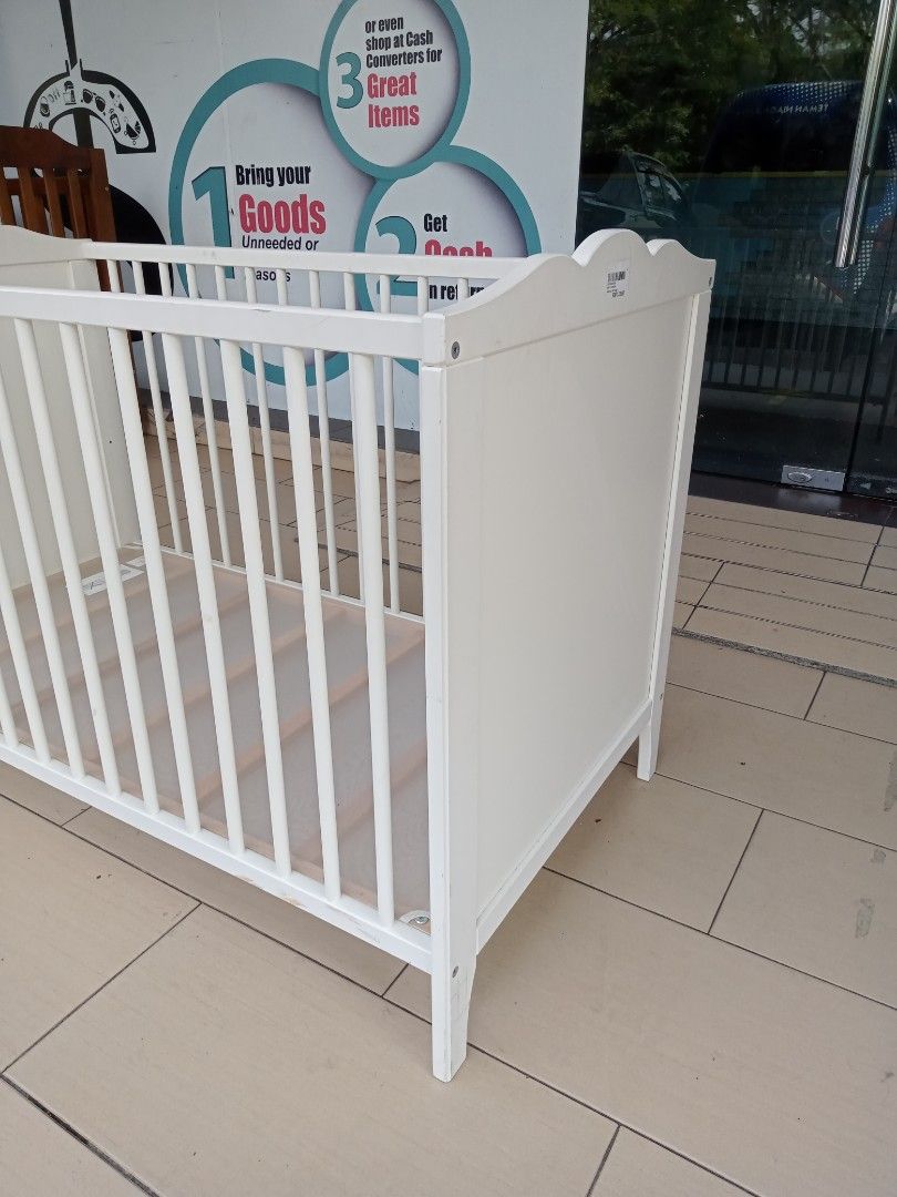 Preloved IKEA Hensvik Baby Cot Rectangle Length 125cm x Width 65cm x