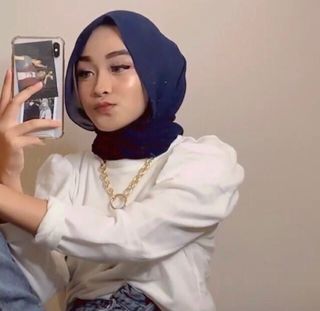 Puffy Shoulder Top / Blouse 