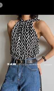Ribbon sleeveless top
