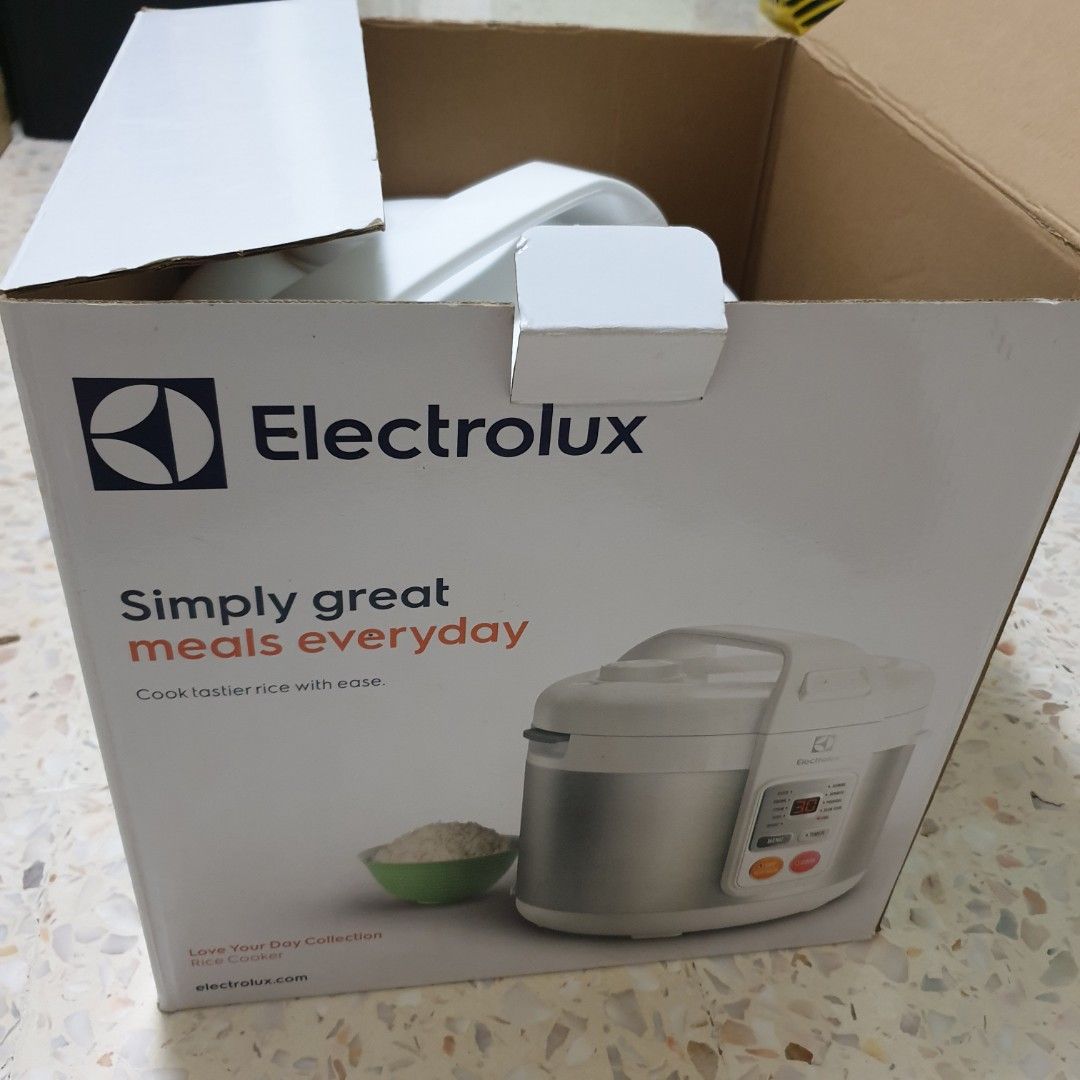 Rice cooker Electrolux ERC3505, TV & Home Appliances, Kitchen Appliances, Cookers on Carousell