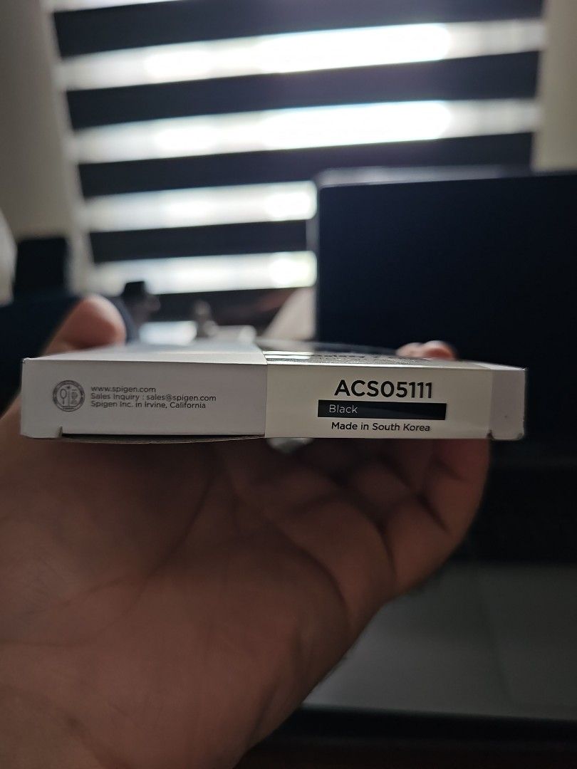 SAMSUNG FLIP4 SPIGEN TOUGH ARMOUR (Category: Cases & Sleeves) located in Quezon City. Submitted by mic.bernardo (Listing ID 1222249297, Image 3). Description: like new. used for less than a month and never used it again because I already sold my flip 4 phone and upgraded to S23 Ultra..