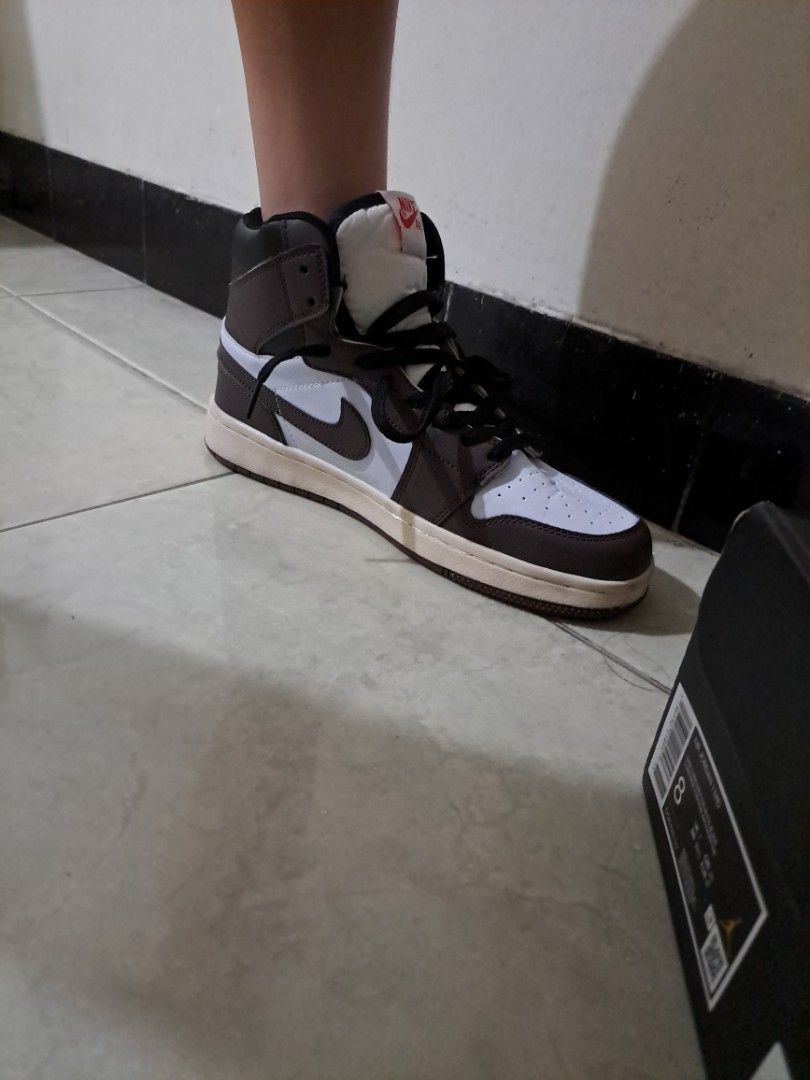 harga sepatu travis scott air jordan 1