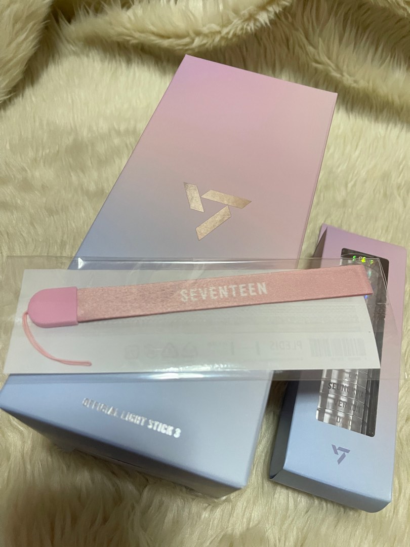 Seventeen official lightstick ver 3, Hobbies & Toys, Memorabilia ...