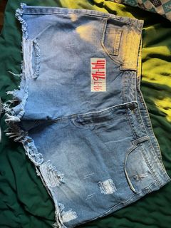 (Category: ) located in . Submitted by miss.kai (Listing ID 1222238147, Image 1). Description: .