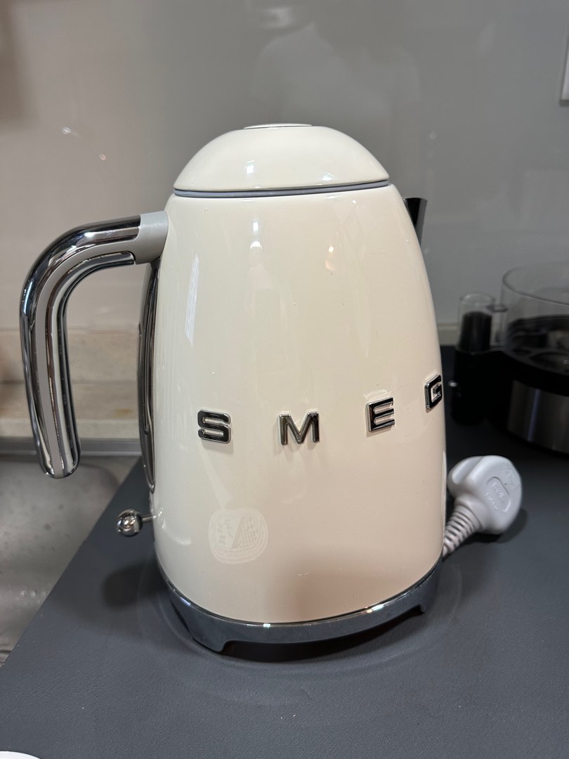 SMEG KETTLE, TV & Home Appliances, Kitchen Appliances, Kettles