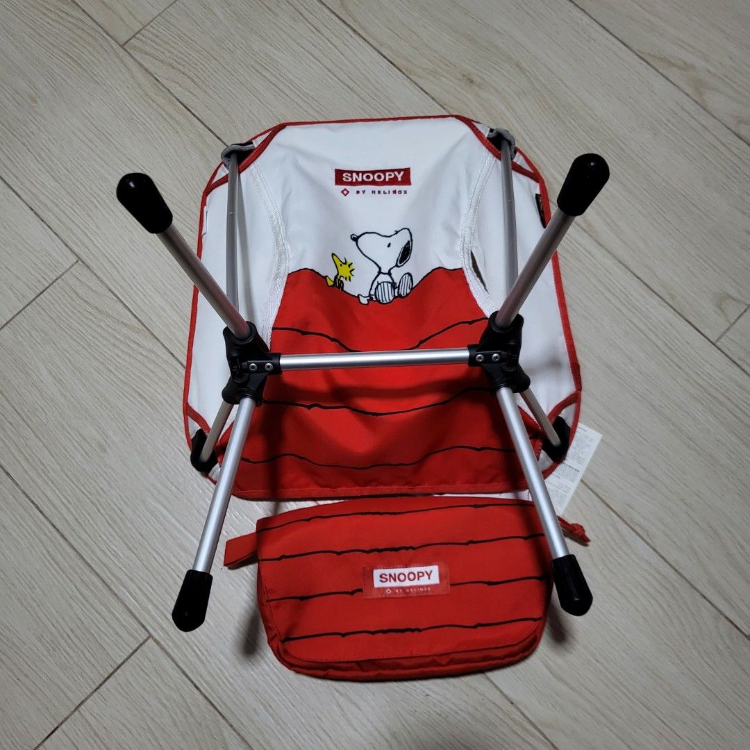 snoopy x helinox chair mini, 運動產品, 行山及露營- Carousell