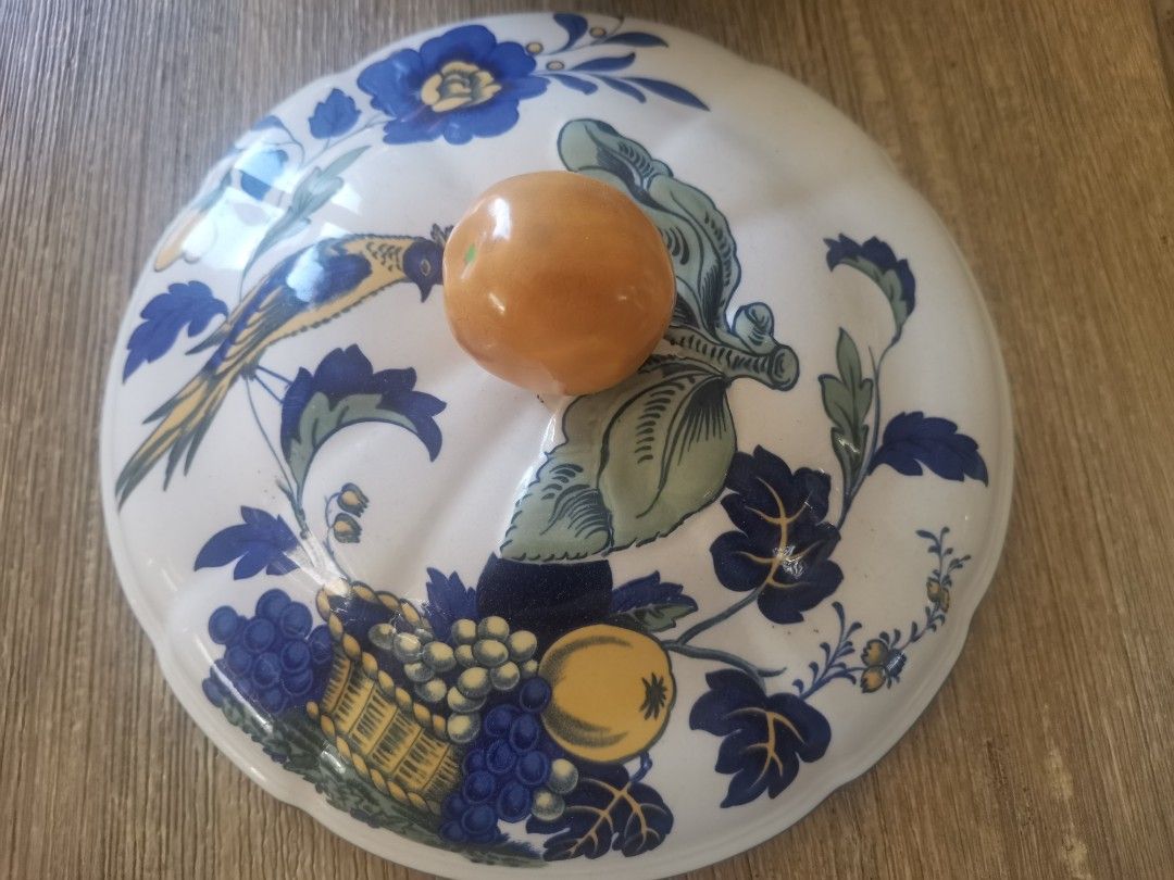 Spode tureen (Category: Dinnerware & Cutlery) located in Pasig City. Submitted by singledadreseller (Listing ID 1222298174, Image 3). Description: Spode Blue bird 8.5 length 7inch high Tureen.